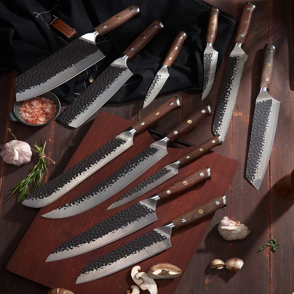 Colecție de cuțite japoneze premium Hikari VG-10 Kurouchi Hammered Damascus Premium cu mâner din nuc - Hikari
