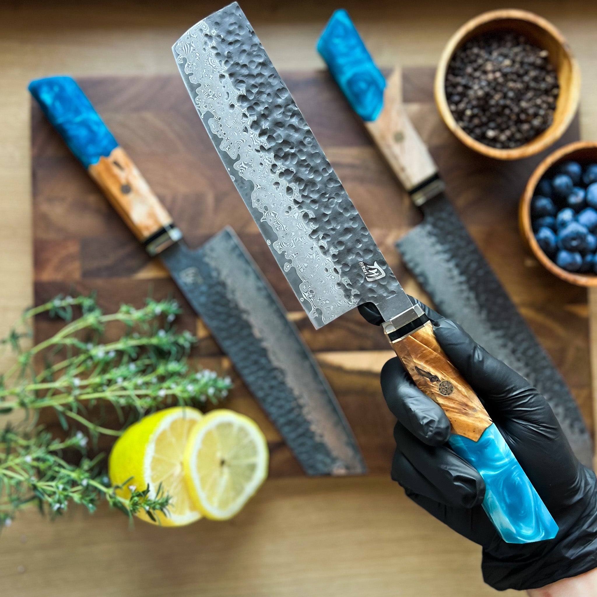 Cuțit de bucătărie Nakiri Hikari - Lamă din oțel Damascus VG-10, mâner ergonomic Burl, cuțit profesional pentru legume - Hikari