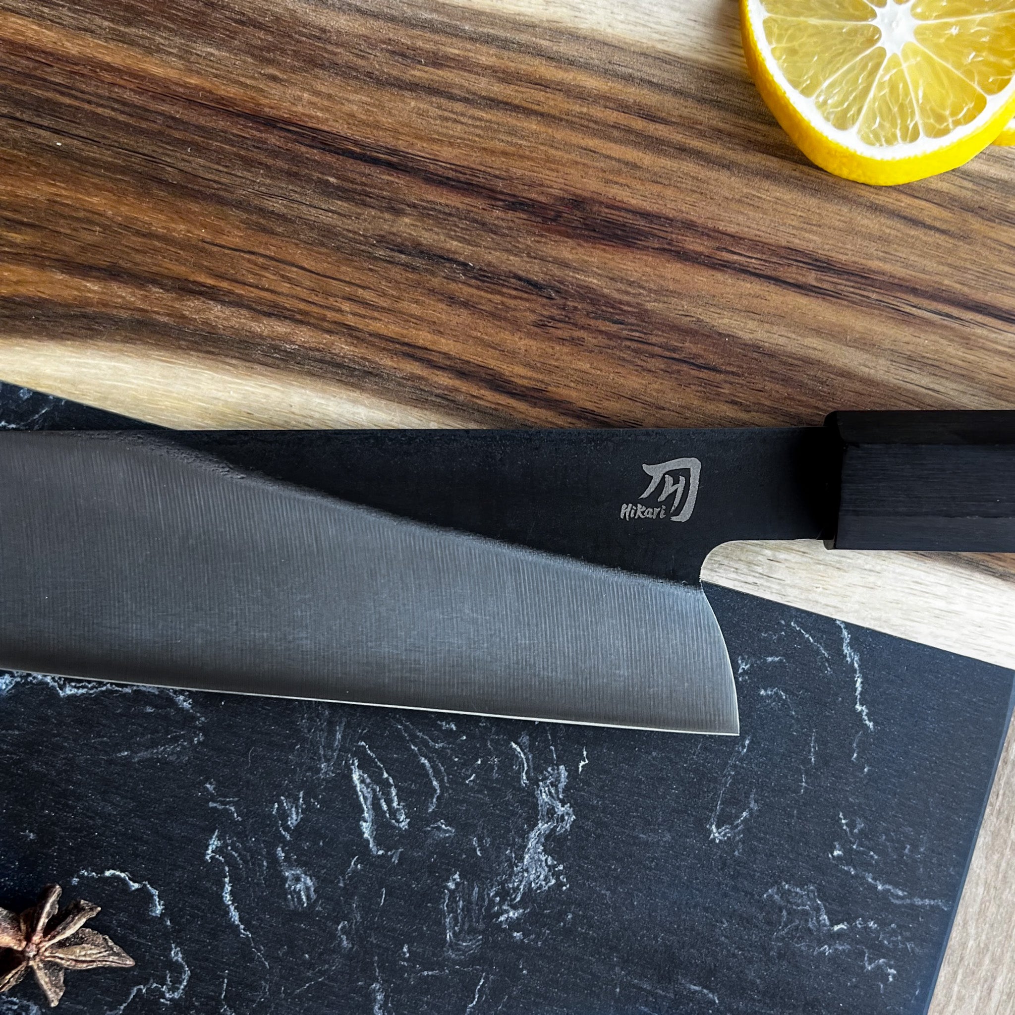 Sujihiki / Cutit pentru carne, cutit sushi și cutit sashimi - stil japonez, lamă din oțel inoxidabil și mâner din lemn de măslin - Hikari
