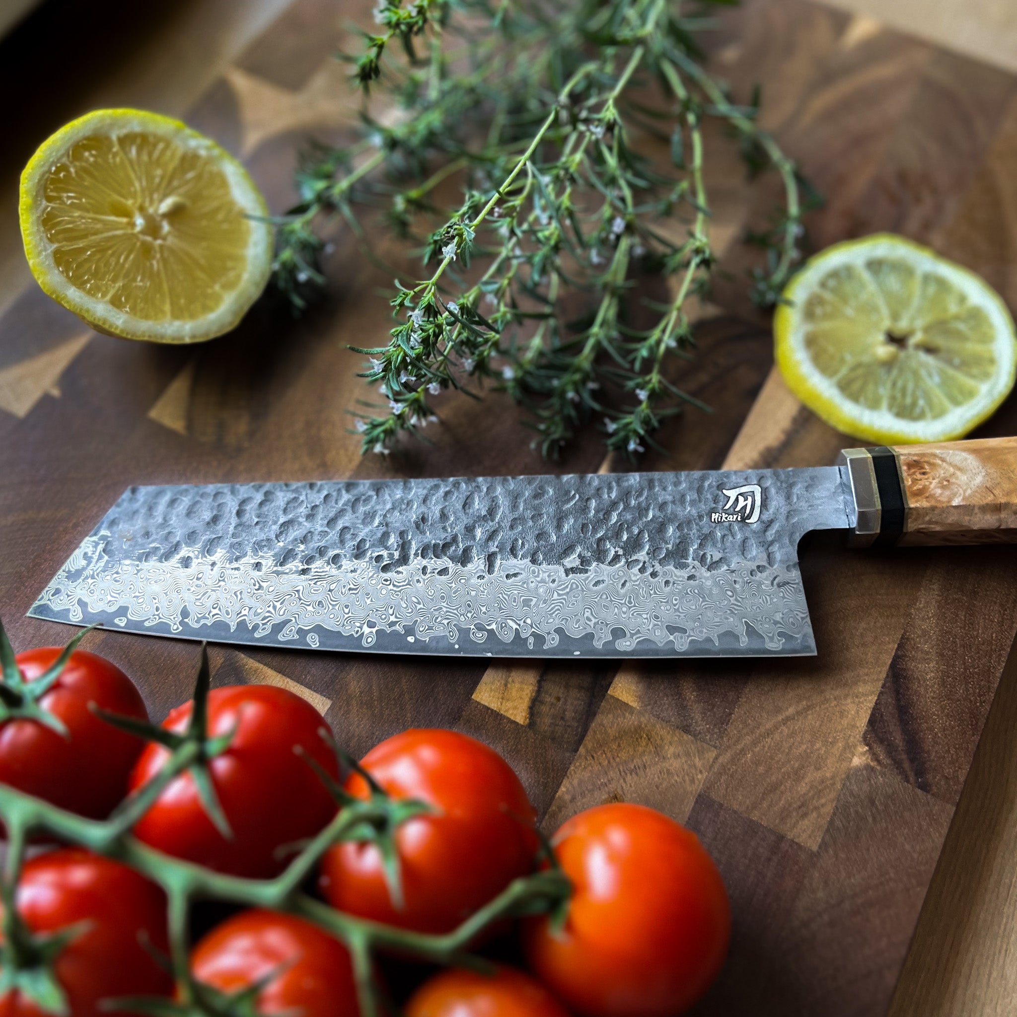 Cutit Profesional Kiritsuke, Hikari – Lama Damasc VG -10, Finisaj Kurouchi, Cutit stil Japonez pentru Feliere și Tăiere