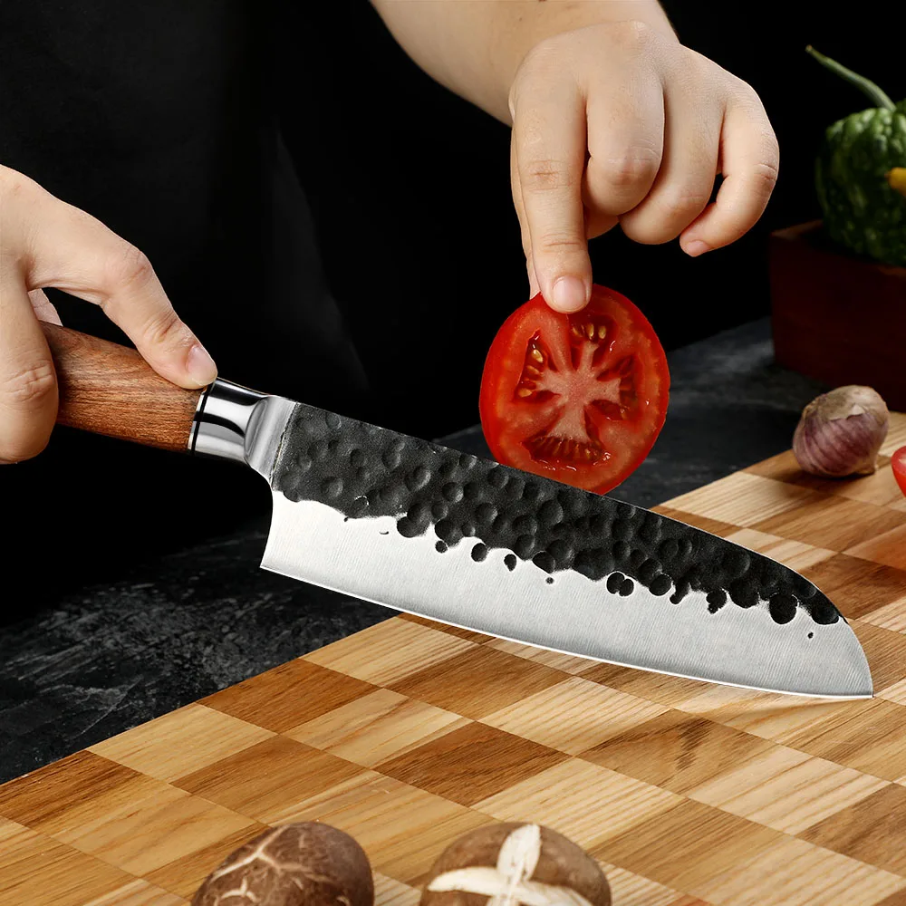 Cuțit Santoku, Hikari – Oțel carbon, mâner din lemn de trandafir, cuțit de bucătărie universal pentru carne, pește și legume - Hikari