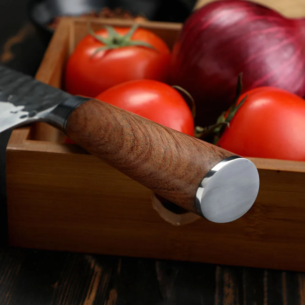 Cuțit Santoku, Hikari – Oțel carbon, mâner din lemn de trandafir, cuțit de bucătărie universal pentru carne, pește și legume - Hikari