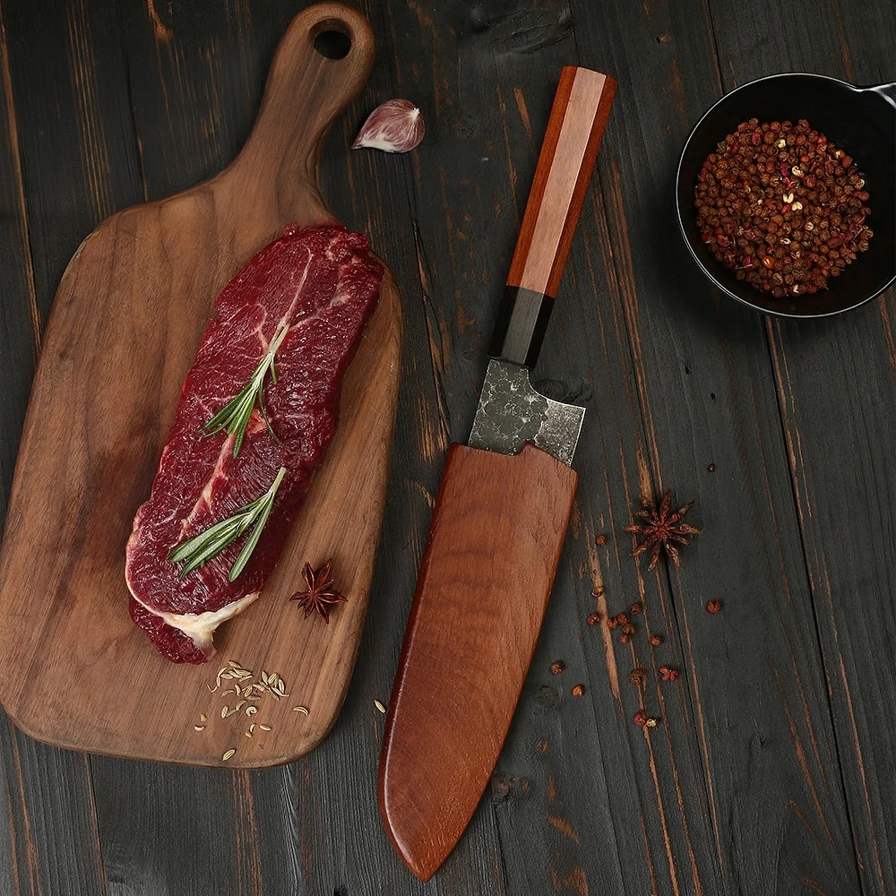 Cuțit Santoku versatil și ascuțit – Lamă durabilă din oțel inoxidabil cu conținut ridicat de carbon, cu finisaj ciocănit și mâner din mahon - Hikari