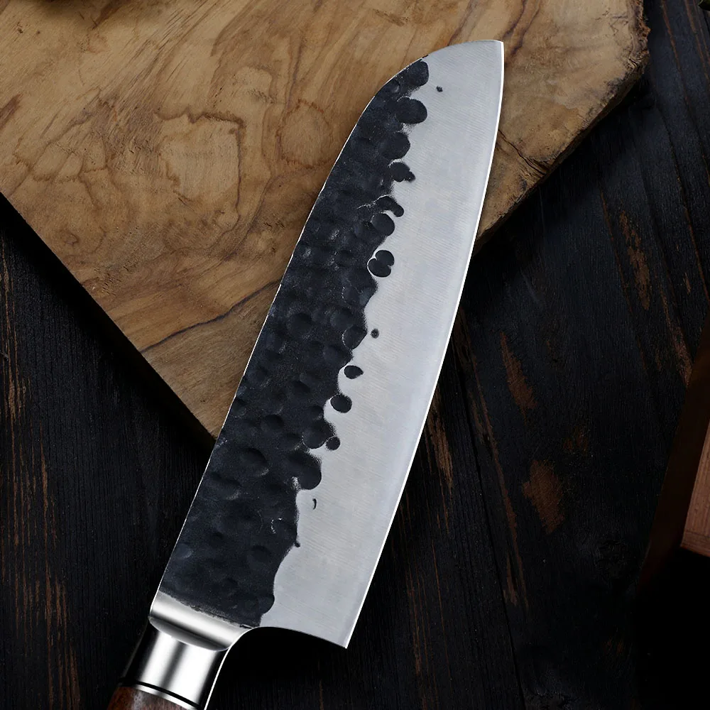 Santoku Oțel Inoxidabil Kurouchi Hammered, Mâner din Lemn de Trandafir 18 cm