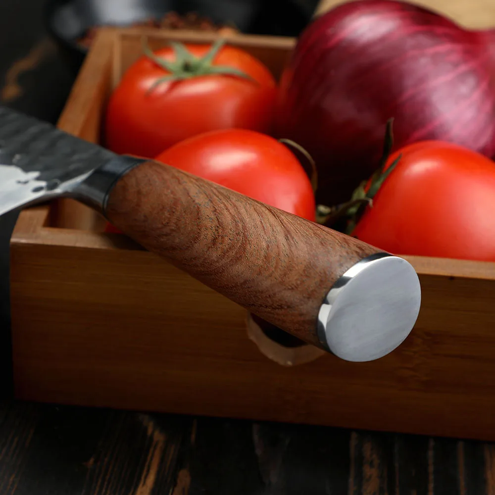 Santoku Oțel Inoxidabil Kurouchi Hammered, Mâner din Lemn de Trandafir 18 cm