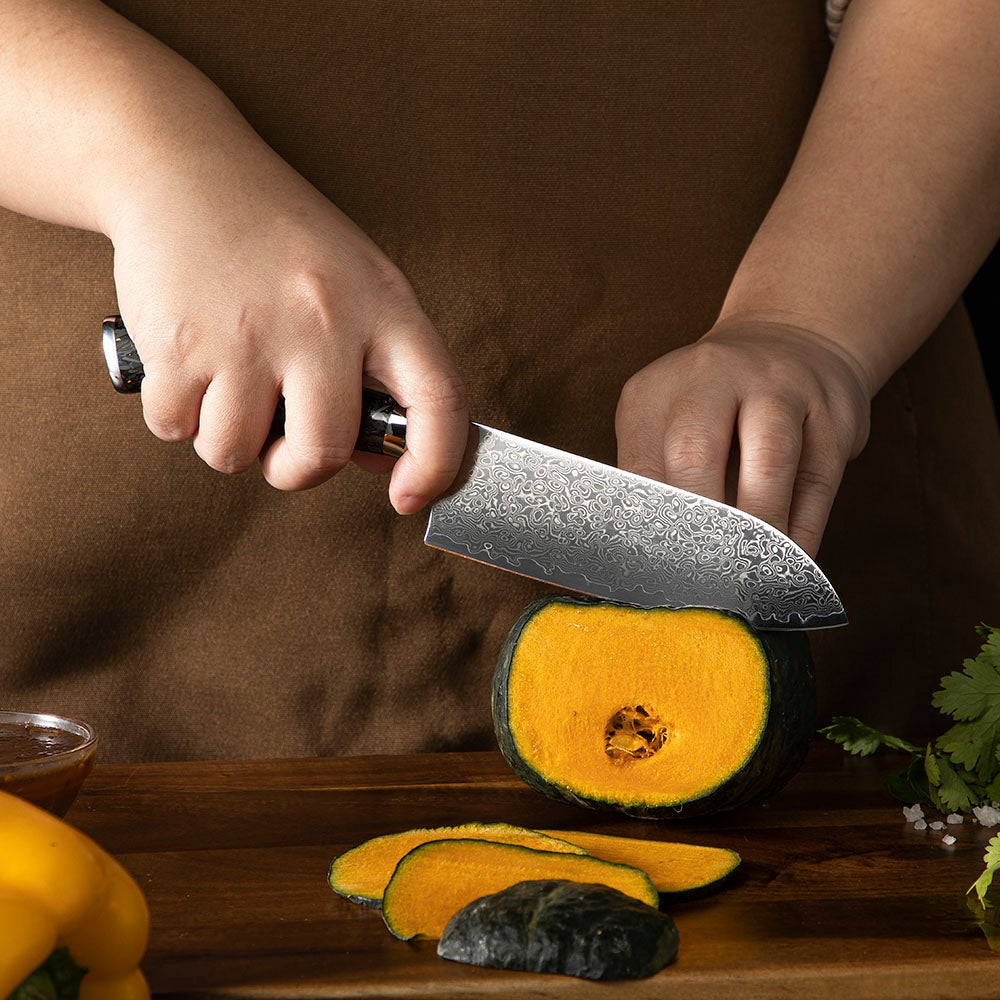 Cuțitul Santoku, Hikari – Cuțit Universal pentru Felierea Cărnii, Peștelui și Legumelor, Lamă 13 cm oțel Damasc