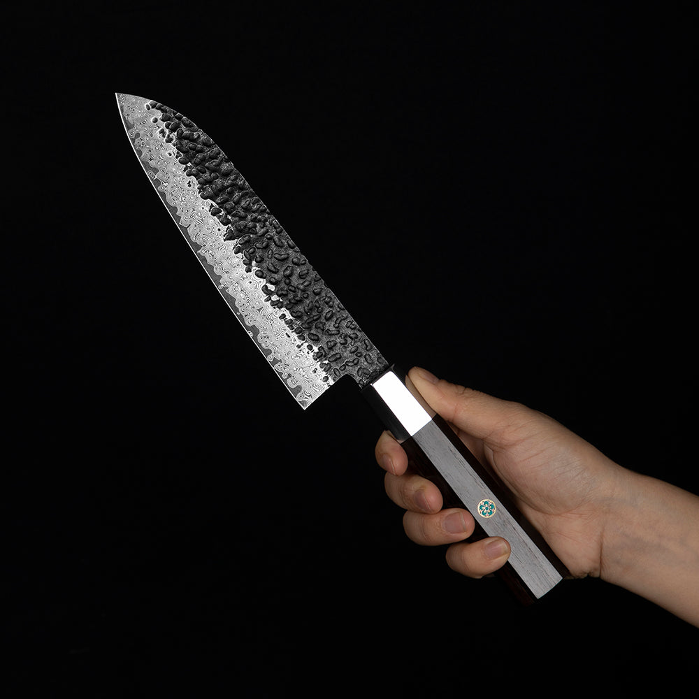 Santoku VG-10 Damasc Kurouchi Hammered, Maner din Ebony 18 cm