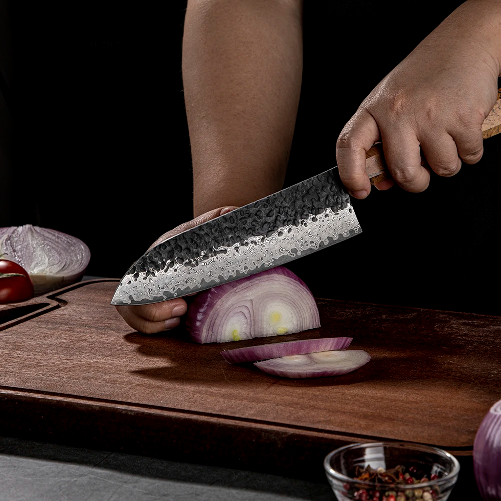 Santoku VG-10 Damasc Kurouchi Hammered, Maner G10 si Artar 18cm